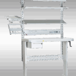 ESD védelemmel ellátott, állítható magasságú ipari munkaállomás felső polcokkal, műszerpanellel és konzolos monitorállvánnyal
