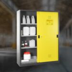 Szekrény tolóajtókkal